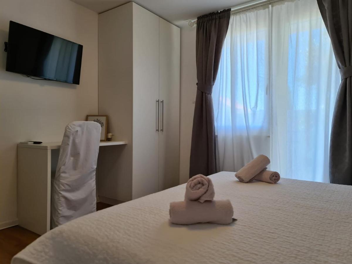 Apartments Juric Brodarica  Exterior foto